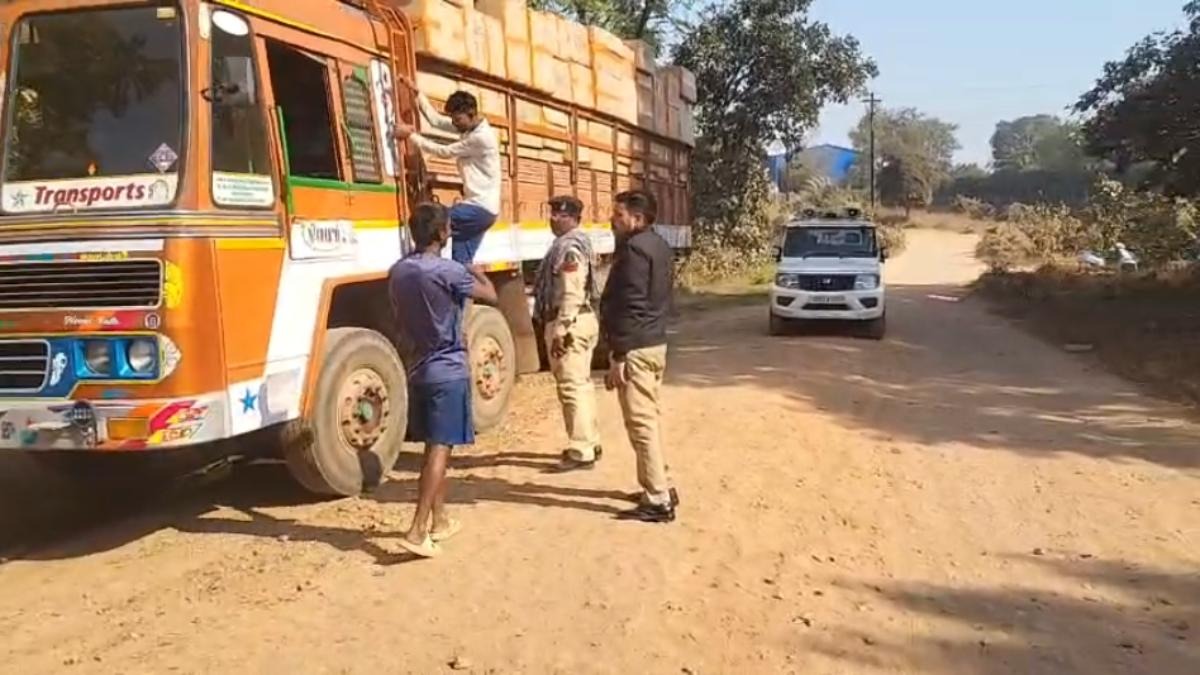 CG News: बिलासपुर में ई-मेल धमकी के बाद ट्रक में पटाखे, सुरक्षा एजेंसियां सतर्क