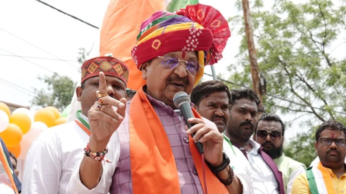 MP News: कैलाश विजयवर्गीय के बयान से सियासी हलचल, बच्चों के चरित्र और राष्ट्रभक्ति पर की टिप्पणी