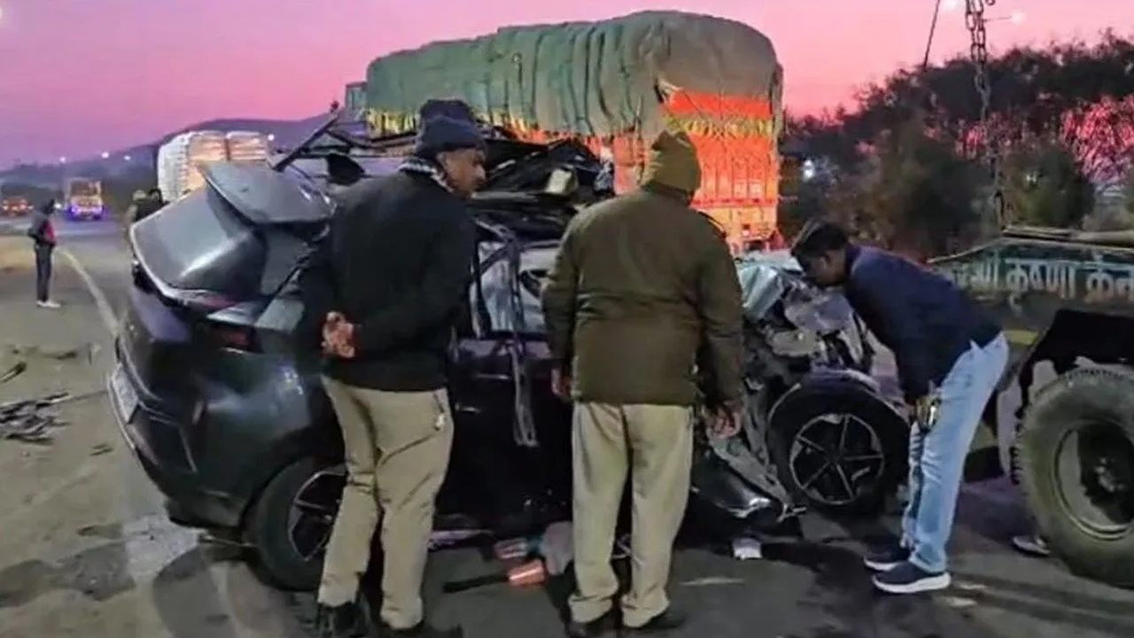 इंदौर सड़क हादसा: पूर्व गृह मंत्री की बेटी समेत तीन युवाओं की दर्दनाक मौत