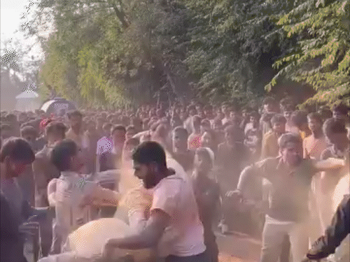 CG News: बिलासपुर  में होली सेलिब्रेशन के दौरान छात्र झगड़े में भिड़े, आयोजकों ने काबू पाया