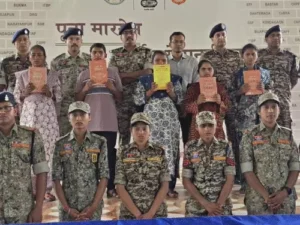 CG News: दंतेवाड़ा और कांकेर में नक्सलवाद का अंत, अंतिम नक्सलियों ने किया सरेंडर