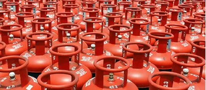 CG News: अमेरिका-इजराइल की जंग से LPG सिलेंडर की किल्लत, छत्तीसगढ़ में प्रशासन ने 350 से अधिक सिलेंडर जब्त किए