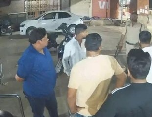 CG News: दुर्ग में पुलिस और भाजपा नेता के भाई के बीच मारपीट का आरोप, CCTV फुटेज आया सामने