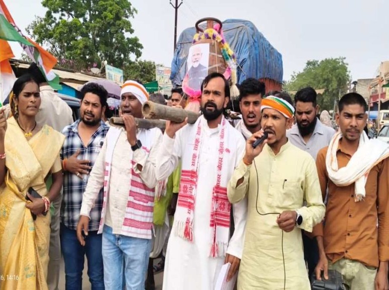 CG News: मैनपुर में गैस की कीमतों को लेकर कांग्रेस ने जताया विरोध, नाले की गैस से चाय बनाकर किया प्रदर्शन