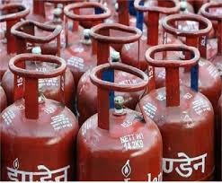 CG News: नवरात्र में कमर्शियल गैस की किल्लत, ट्रस्ट और व्यापारियों की मुश्किलें बढ़ीं