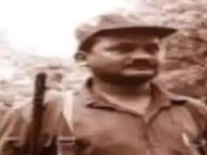 CG News: बस्तर में नक्सल नेटवर्क को बड़ा झटका, टॉप कमांडर पापाराव समेत 18 नक्सलियों का सरेंडर