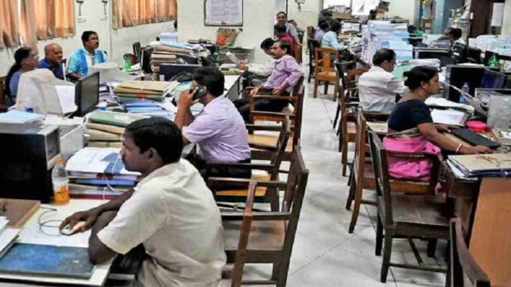 CG News: छत्तीसगढ़ कर्मचारियों के लिए 3 कोर्स जरूरी, न करने पर रुक सकती है सैलरी