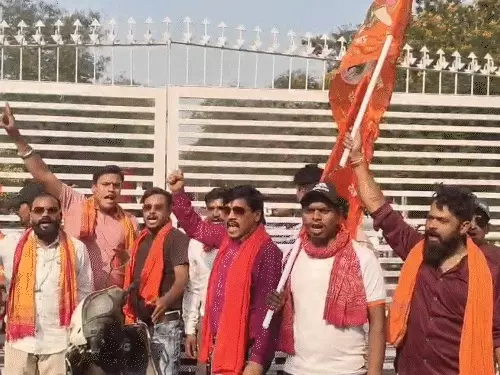CG News: गुरु घासीदास सेंट्रल यूनिवर्सिटी में तनाव, आपत्तिजनक टिप्पणी के बाद छात्रों के बीच हिंसक झड़प