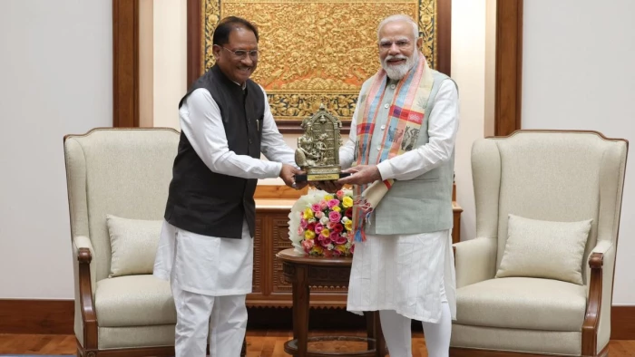 CG News: मुख्यमंत्री साय ने पीएम मोदी को बस्तर 2.0 का विस्तृत विकास ब्लूप्रिंट सौंपा