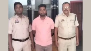 CG News: अयोध्या तीर्थ यात्रा का झांसा देकर ग्रामीणों से ठगी, 75 लोगों से वसूले लाखों रुपए, आरोपी गिरफ्तार
