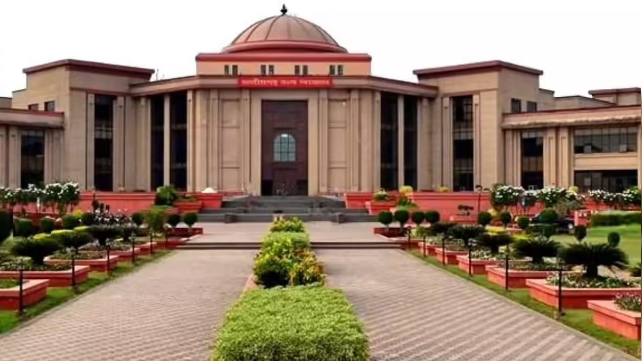 CG News: छत्तीसगढ़ हाईकोर्ट का बड़ा फैसला, महिला कर्मचारियों को मिला मातृत्व अधिकार