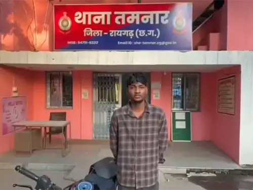 CG News: रायगढ़ में बाइक स्टंट का वीडियो वायरल, युवक पर कार्रवाई