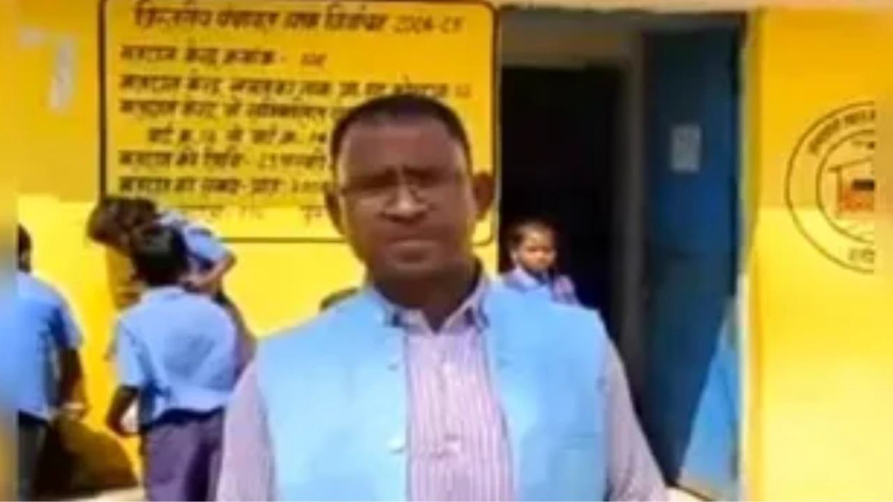 CG News: बलरामपुर में फर्जी शिक्षक का बड़ा खुलासा, नकली दस्तावेजों से हासिल की सरकारी नौकरी