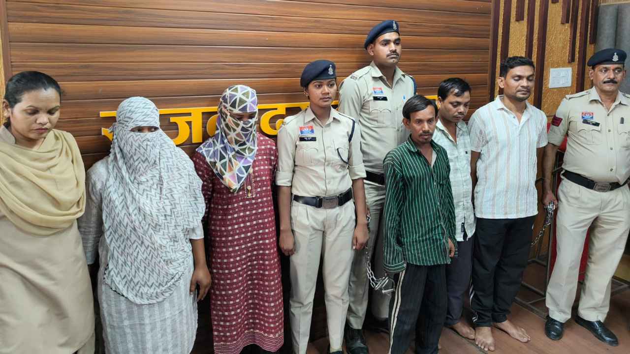 CG News: राजनांदगांव में पद्मश्री फूलबासन बाई यादव के अपहरण की कोशिश, ट्रैफिक पुलिस की सतर्कता से बचीं