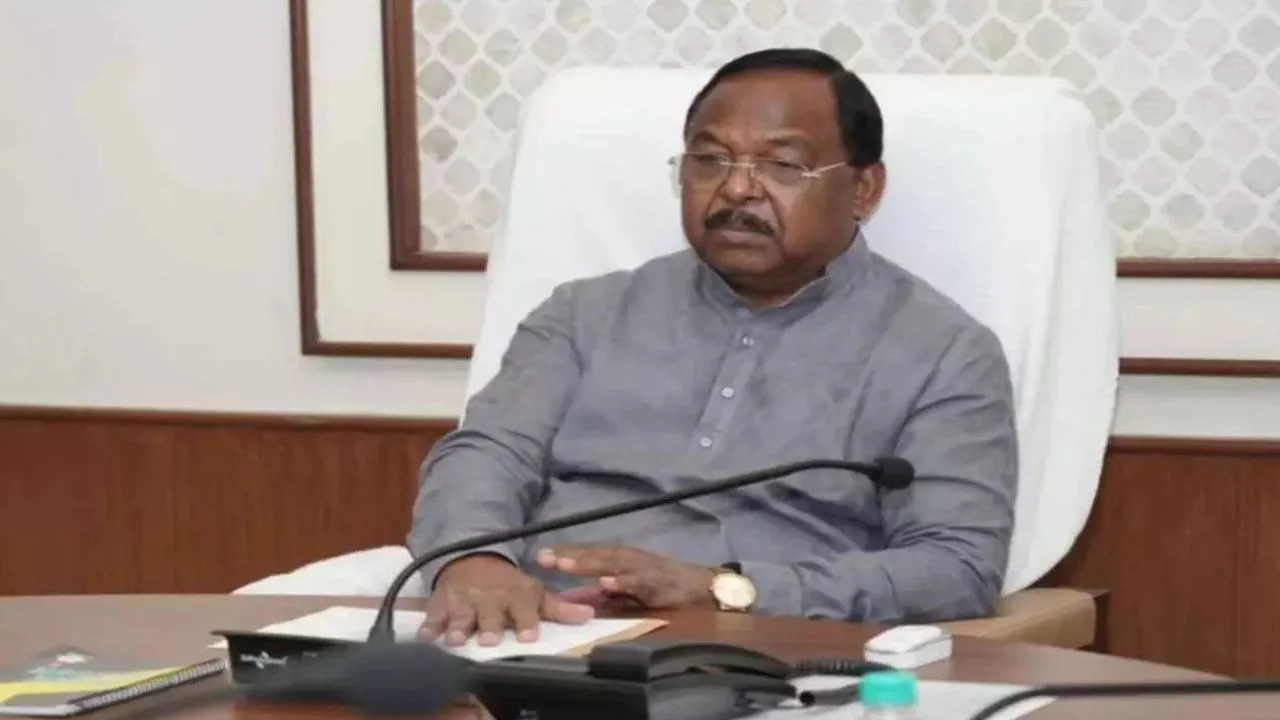 CG News: छत्तीसगढ़ में खाद की कीमतों पर चिंता, पेट्रोल-डीजल को लेकर अफवाहों के बीच सरकार की अपील