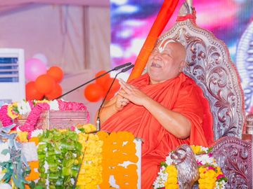 CG News: छत्तीसगढ़ में रामभद्राचार्य विवाद पर सियासी घमासान, संत समाज और राजनीतिक दल आमने-सामने