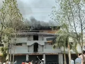 CG News: व्यापार विहार के खाद्य तेल गोदाम में लगी भीषण आग, 6 घंटे की मशक्कत के बाद पाया गया काबू
