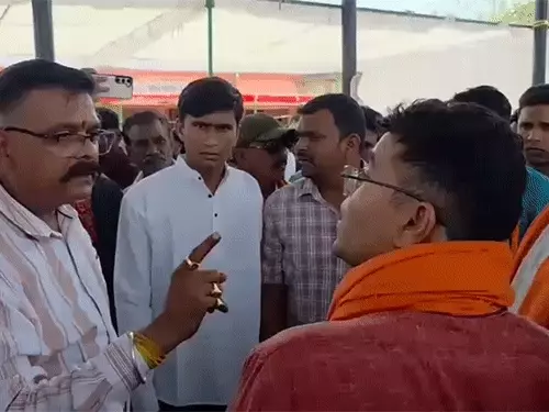 CG News: भाजपा नेता से बहस के बाद जनपद पंचायत CEO रूपेश कुमार पांडेय सस्पेंड, वायरल वीडियो पर हुई कार्रवाई