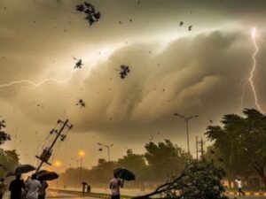 CG News: छत्तीसगढ़ में बदला मौसम का मिजाज, बारिश से मिली राहत, लेकिन मानसून की देरी ने बढ़ाई किसानों की चिंता