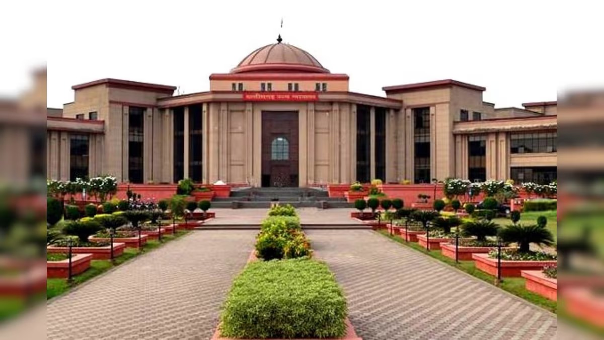 CG News: MBBS डॉक्टरों को हाईकोर्ट से बड़ी राहत, सेवा बांड हुआ स्वतः निरस्त