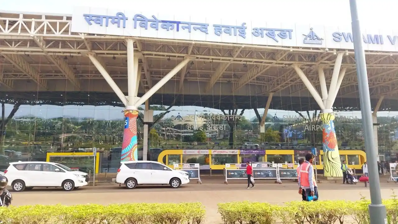 CG News: रायपुर एयरपोर्ट पर शुरू होगी फ्लाईब्रेरी, यात्री मुफ्त में ले सकेंगे किताबें, दूसरे शहर में करनी होगी वापस