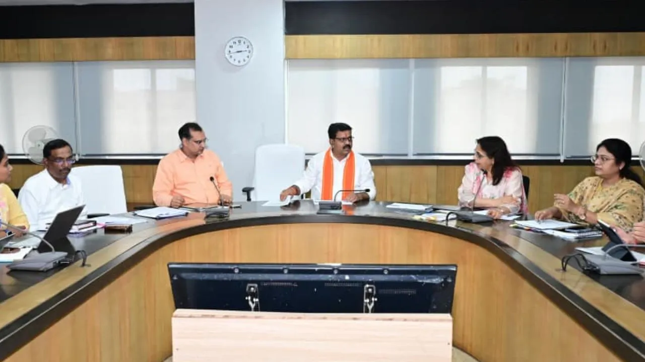CG News: छत्तीसगढ़ में सड़कों की निगरानी करेगा AI, गड्ढों और दरारों की होगी रियल टाइम पहचान