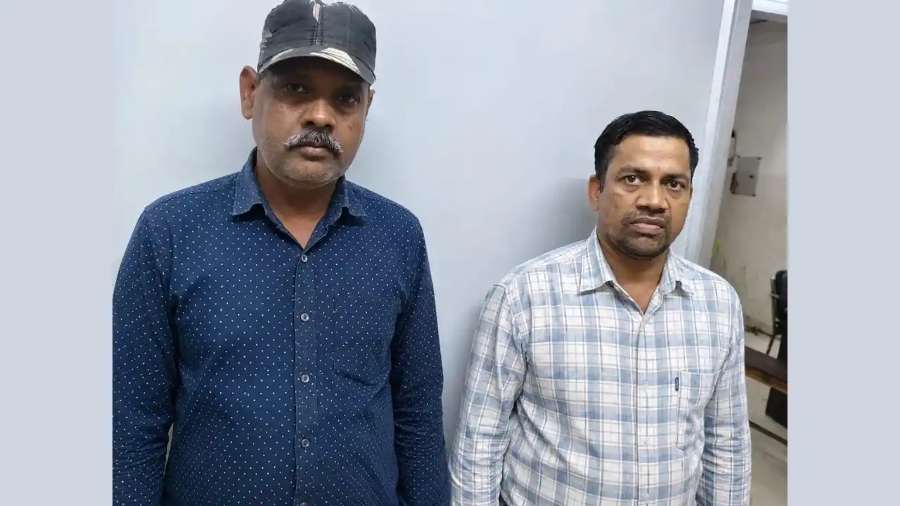 CG News: बिलासपुर फर्जी सर्पदंश मुआवजा घोटाले में 2 और पुलिसकर्मी गिरफ्तार, जांच का दायरा बढ़ा
