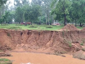 CG News: रायपुर खनिज विभाग की तड़के छापेमारी, अवैध रेत कारोबार पर शिकंजा
