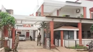 CG News: धमतरी में रामगोपाल अग्रवाल के घर ED की दबिश, रायपुर में करीबी कारोबारी के ठिकाने पर भी कार्रवाई