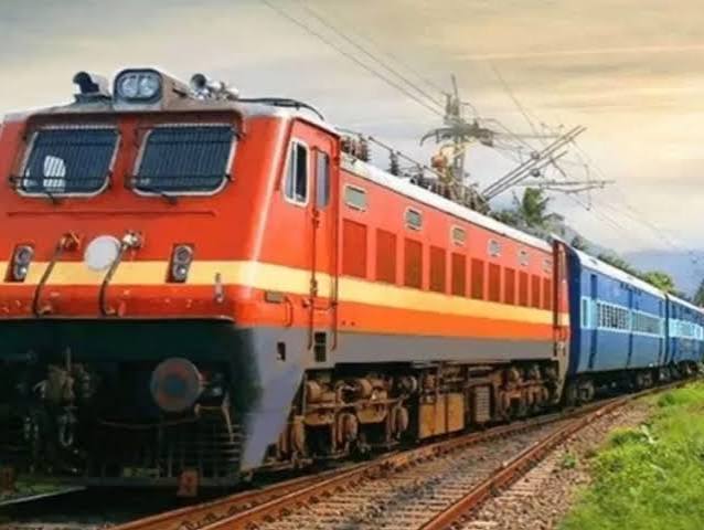 CG News: छत्तीसगढ़ से गुजरने वाली 18 ट्रेनें कैंसिल, यात्रियों की बढ़ेगी परेशानी