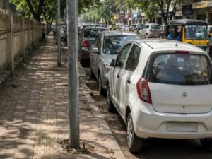 CG News: बिलासपुर में फुटपाथों की बदहाली पर हाईकोर्ट सख्त, निगम आयुक्त से मांगा शपथपत्र