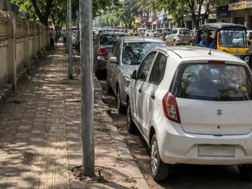 CG News: बिलासपुर में फुटपाथों की बदहाली पर हाईकोर्ट सख्त, निगम आयुक्त से मांगा शपथपत्र