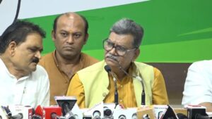 CG News: हरेली तिहार के पोस्टर पर कांग्रेस का सवाल, महंत और बैज ने भाजपा सरकार पर साधा निशाना