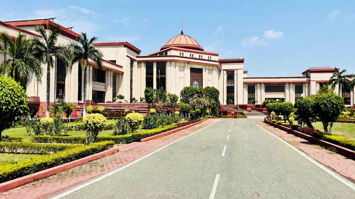 CG News: छत्तीसगढ़ की बदहाल सड़कों पर हाईकोर्ट सख्त, राज्य सरकार, एनएचएआई और बिलासपुर निगम को लगाई फटकार
