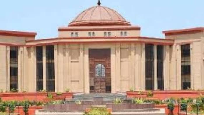 CG News: छत्तीसगढ़ हाईकोर्ट का बड़ा फैसला, सहायक शिक्षक और शिक्षक भर्ती परीक्षा पर लगाई रोक